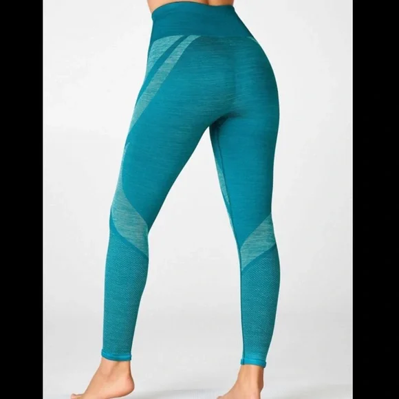 Fabletics High-Waisted Seamless Dot Leggings - Picture 3 of 6